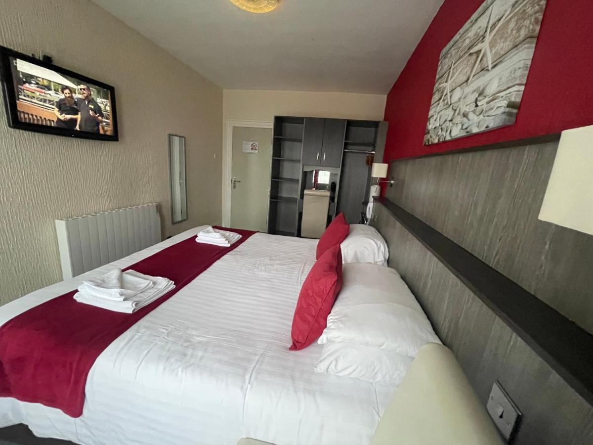 The Port Hotel Portrush Extérieur photo