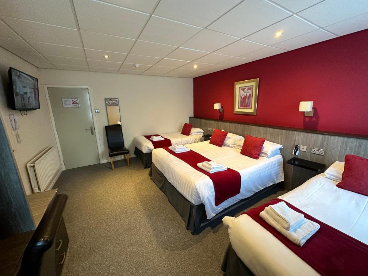 The Port Hotel Portrush Extérieur photo