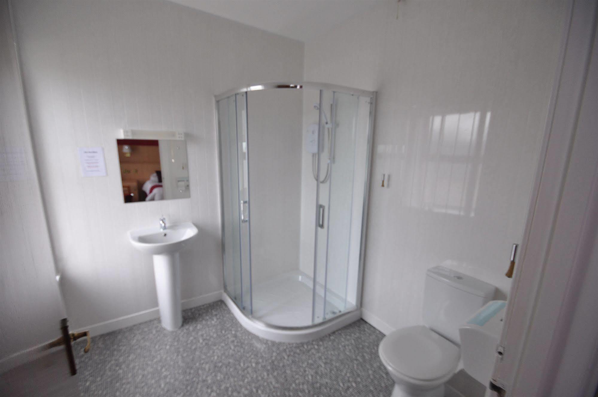 The Port Hotel Portrush Extérieur photo